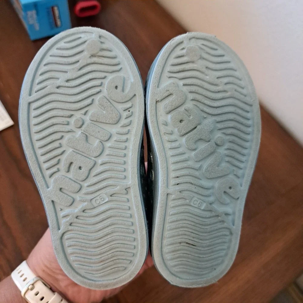 Native Jefferson Bling Silver Glitter Kids Shoes C6 Blue Sparkle Slip On Sneaker
